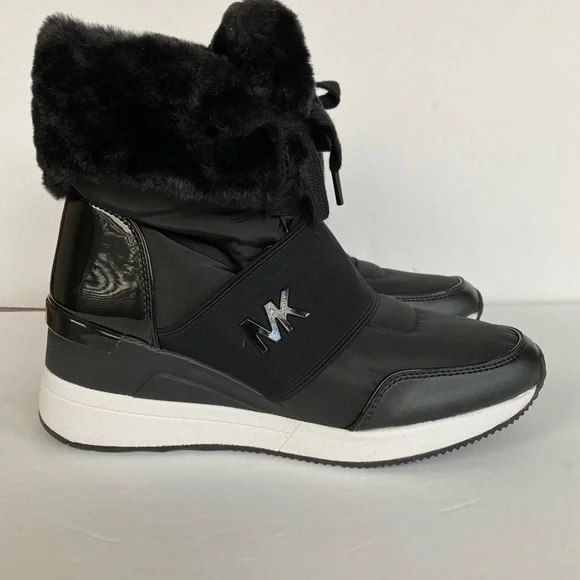 MICHAEL KORS SHAY NYLON WARMTH BLACK BOOT SIZE: 7.5 - Picture 7 of 8